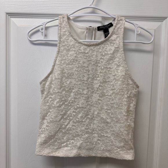 Flower Lace White Top - Picture 2 of 4